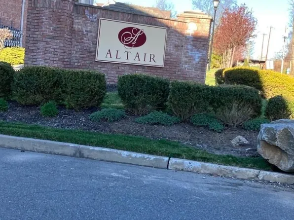 4148 Cory Ln BLDG 4 #4148, Elmwood Park Boro, NJ 07407