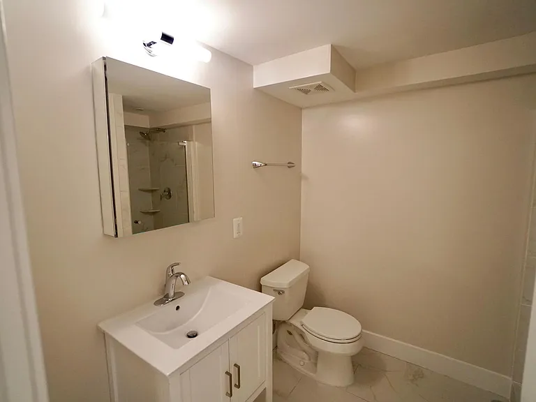 2515 University Pl NW #B — Photo 7