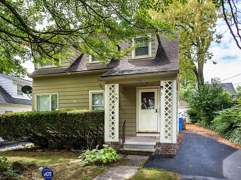 27 Grandview Ter — Photo 2
