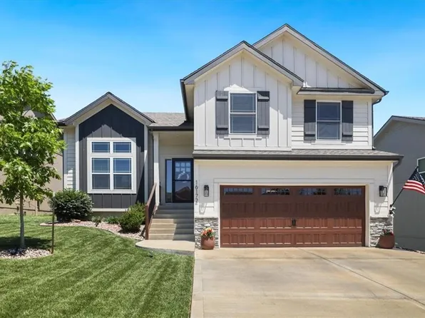 16172 Giorgia St, Parkville, MO 64152