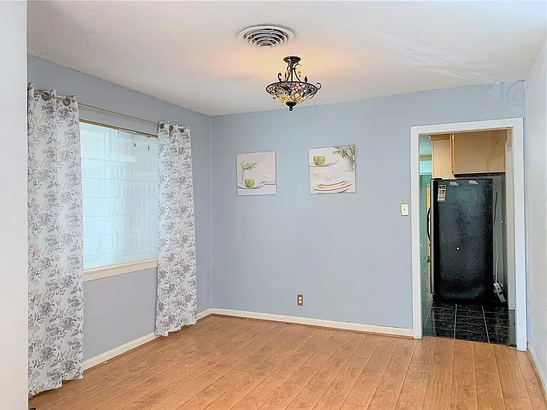 3210 Cloverdale St — Photo 17