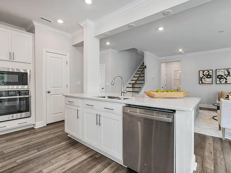 1809 Delaney Hills Ln — Photo 13