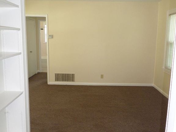 3rd image of 215 Capital Ave APT E2