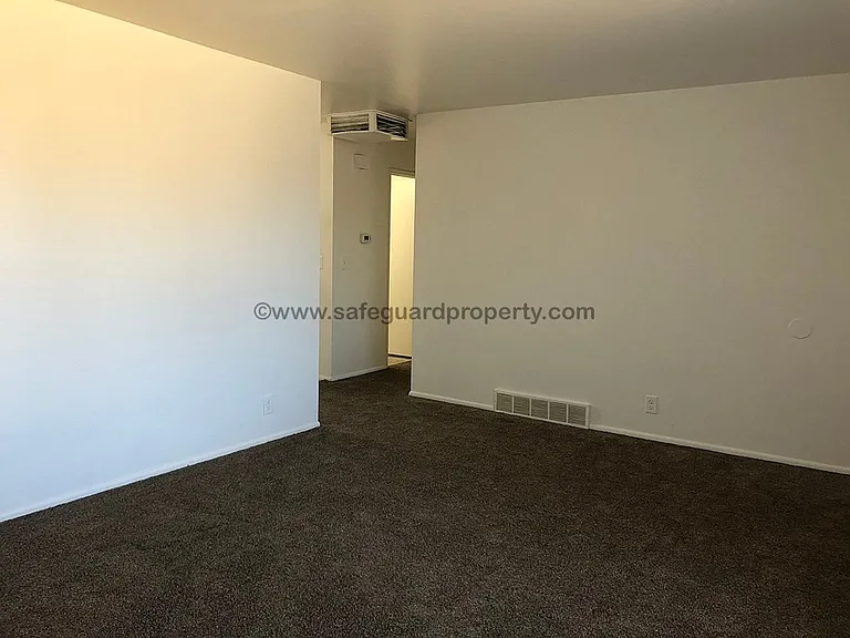 5204 S Kingswood Dr — Photo 3