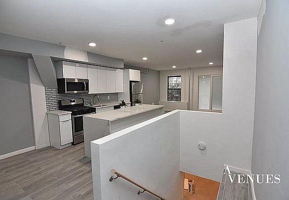 3rd image of 127 E 110th St