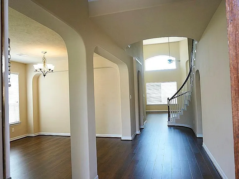 3319 Hawkins Glen Ln — Photo 3