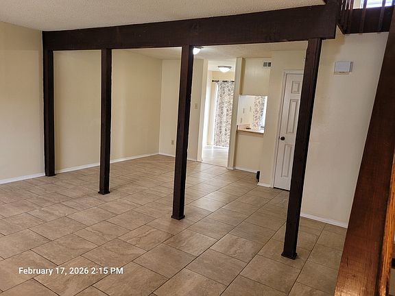 3rd image of 2412 Oxford Pl