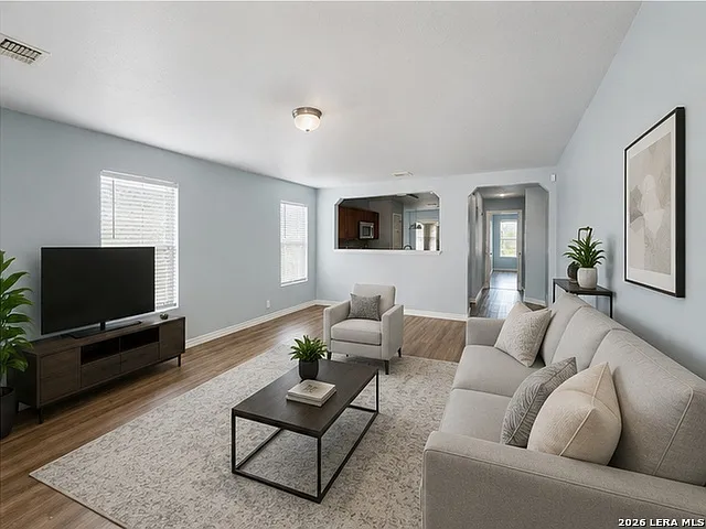 3 bed, 2.0 bath, 1459 sqft, $1,597 — Photo 3