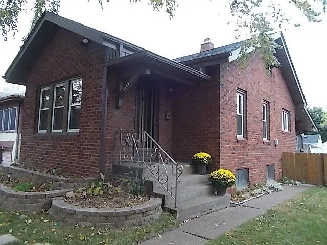 2059 43rd St photo 1
