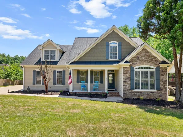 136 Mantle Dr, Clayton, NC 27527