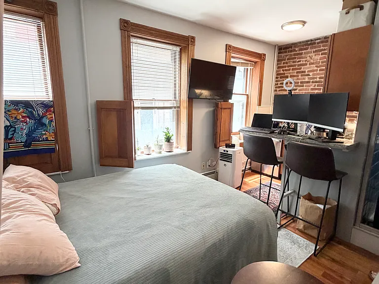 59 Myrtle St #1 — Photo 2