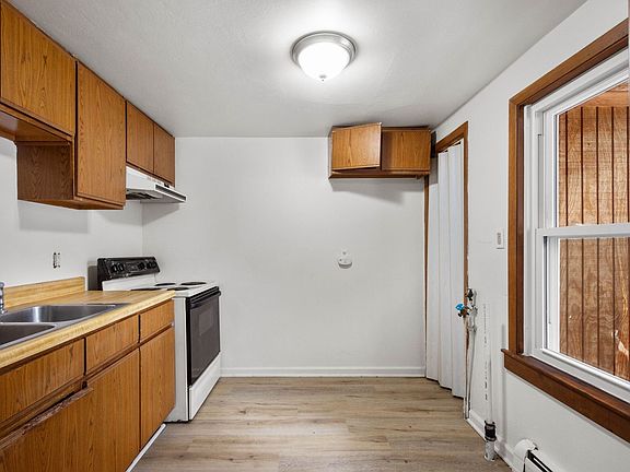 4th image of 2510 School St APT C