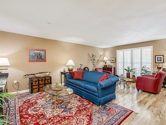 2nd image of 10537 W Palmeras Dr