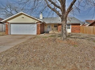 2315 Ripple Creek Ln, Edmond, OK 73012