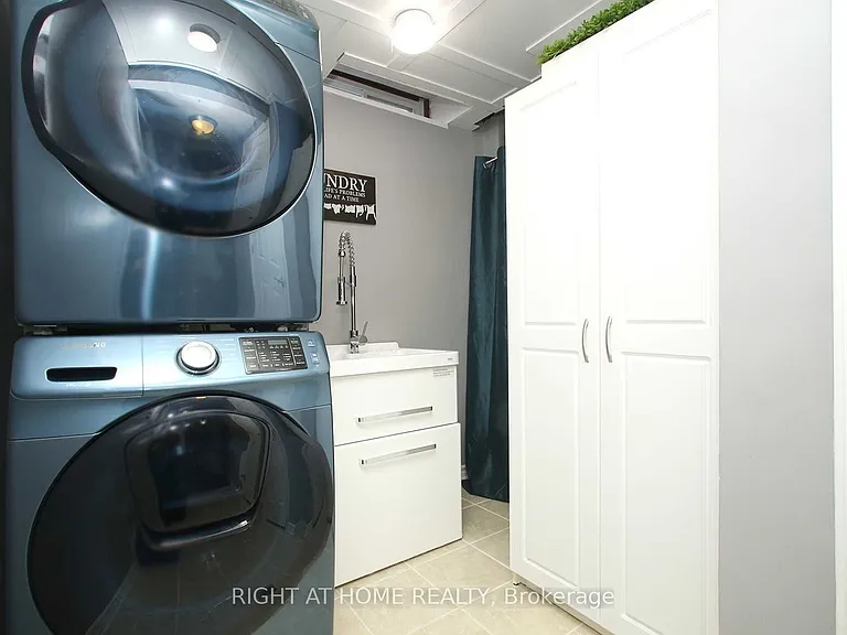 653 Dorchester Dr — Photo 15