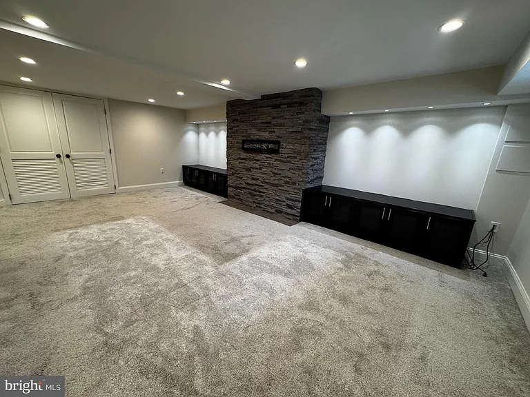 513 Whittier St NW — Photo 17