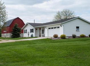 38674 Ryans Bay Rd, Zumbro falls, MN 55991