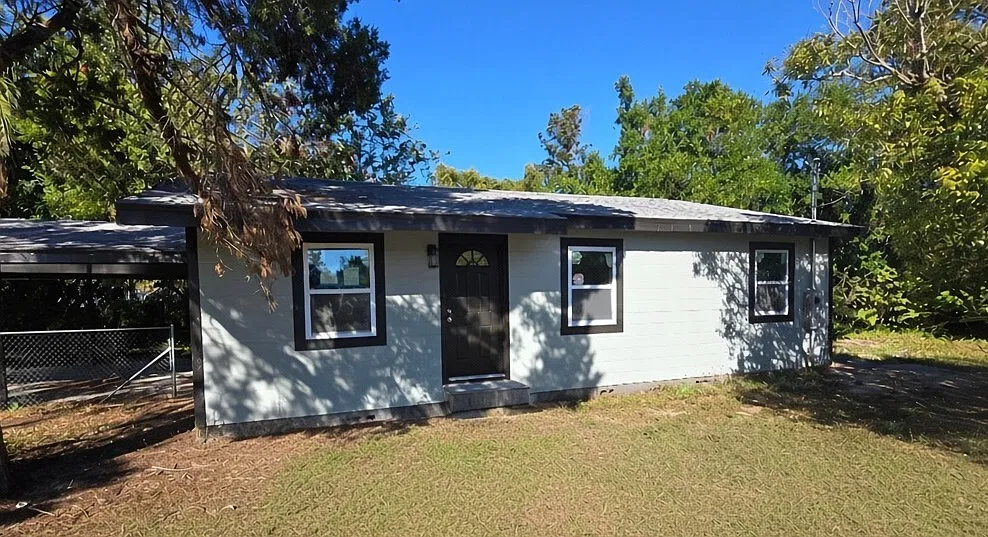 3 bed, 1064 sqft, $2,300 — Photo 1