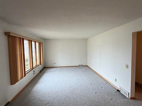 3rd image of 315 Floral Ave