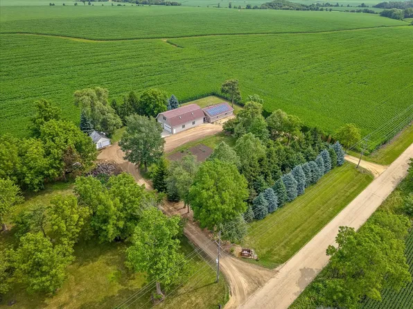 11386 W Haldane Rd, Polo, IL 61064