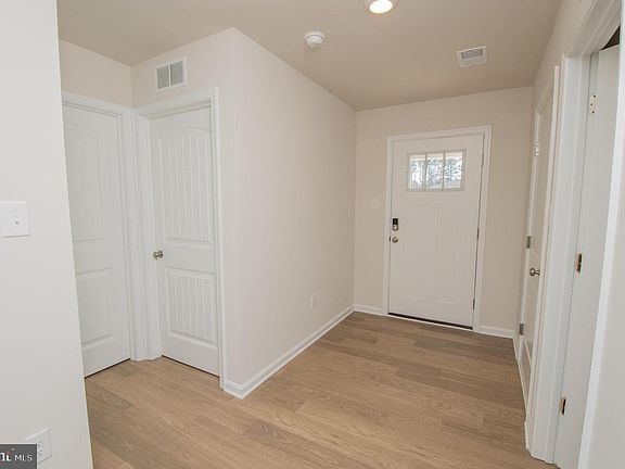 2nd image of 31319 Artesian Ave