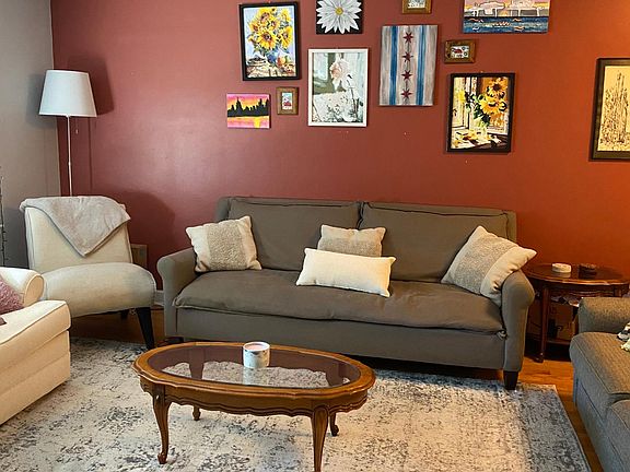 5th image of 2322 N Sacramento Ave #1