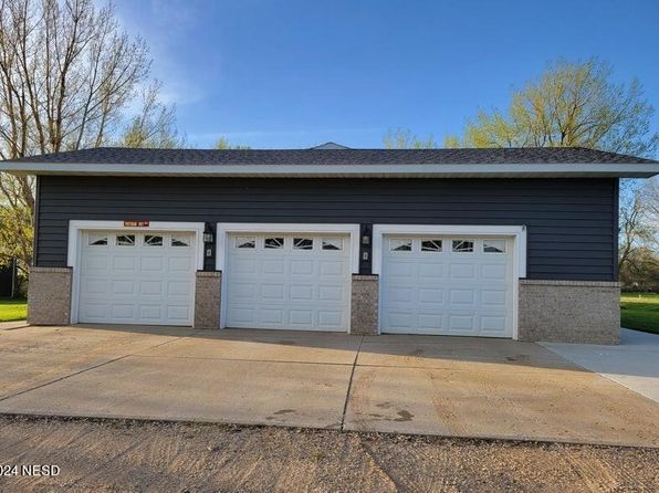 18509 470th Ave, Clear Lake, SD 57226