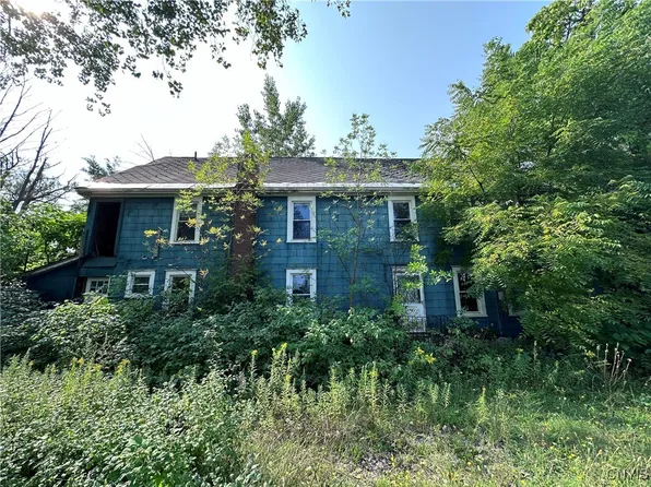 1412 Brewerton Rd, Syracuse, NY 13208