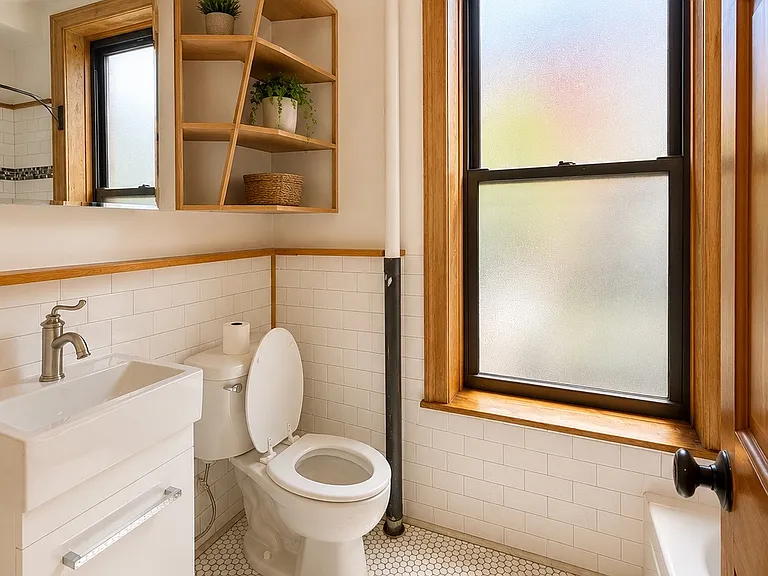 1183 Jefferson Ave #2 — Photo 1