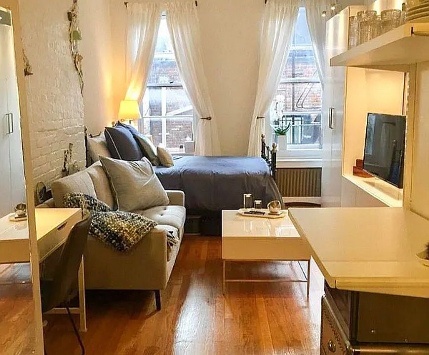 1st image of 105 Christopher St APT 1B