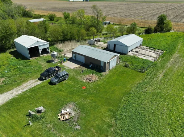 2781 Havre Ln, Washington, IA 52353