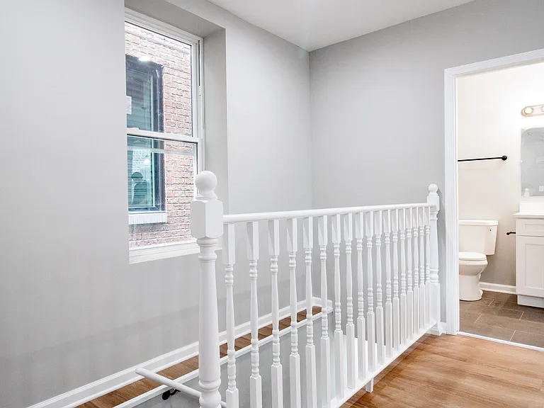Amazing 4-bed Duplex by UIC — Photo 5