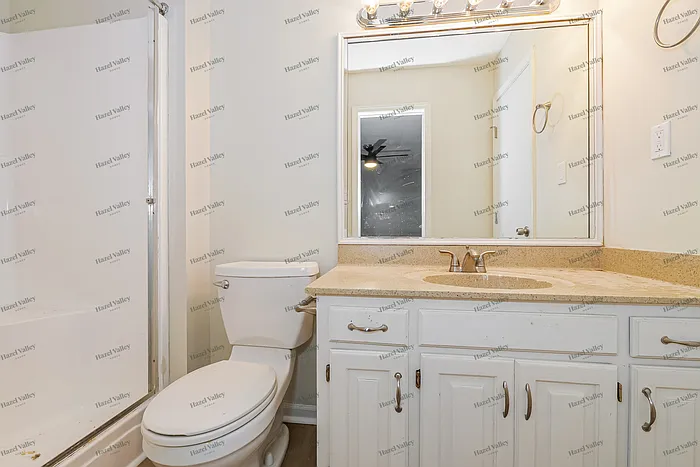 532 NE Wood Ct — Photo 10