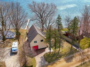 40015 Lake Volney Ln, Le Center, MN 56057