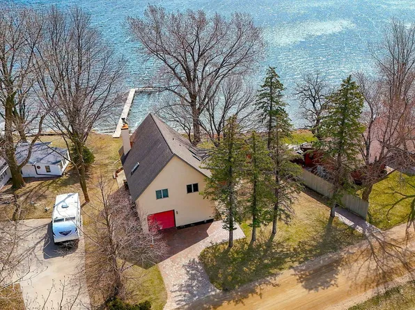 40015 Lake Volney Ln, Le Center, MN 56057