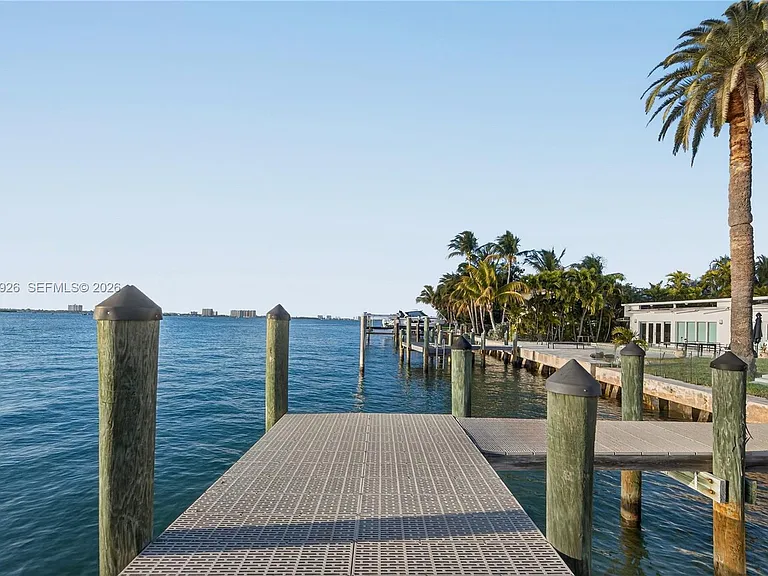 1101 S Shore Dr #1 — Photo 30
