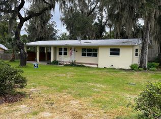 106 S Oakland Ave, San Mateo, FL 32187