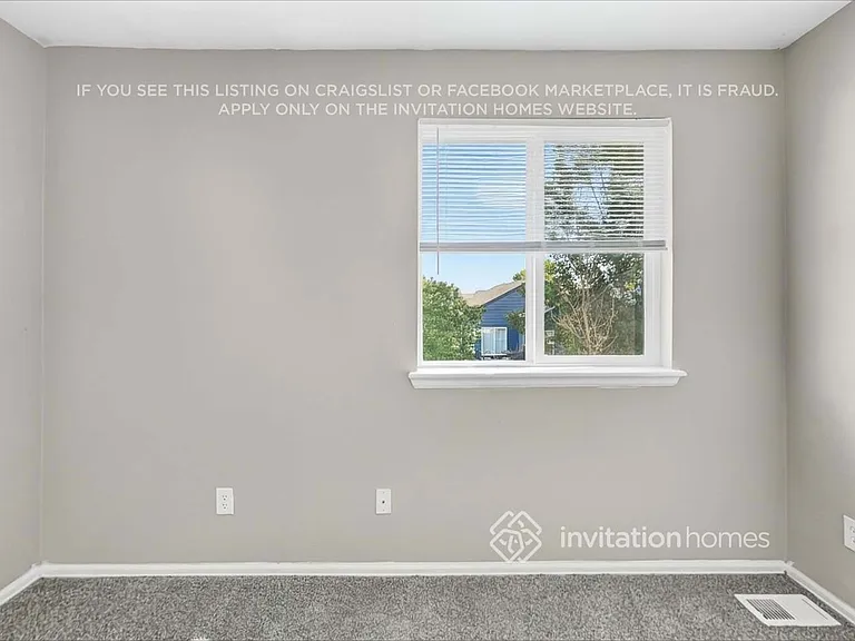 9829 Kenton Cir — Photo 16