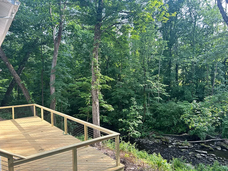 New expansive deck