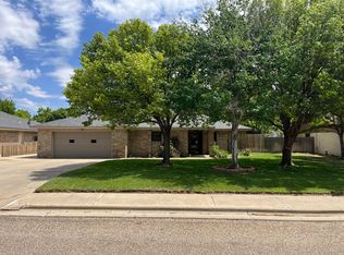 504 Robin Rd, Dumas, TX 79029