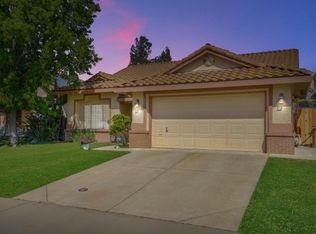 8945 Portofino Dr, Elk Grove, CA 95758