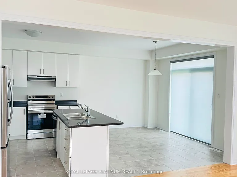 165 Wilmot Rd — Photo 12
