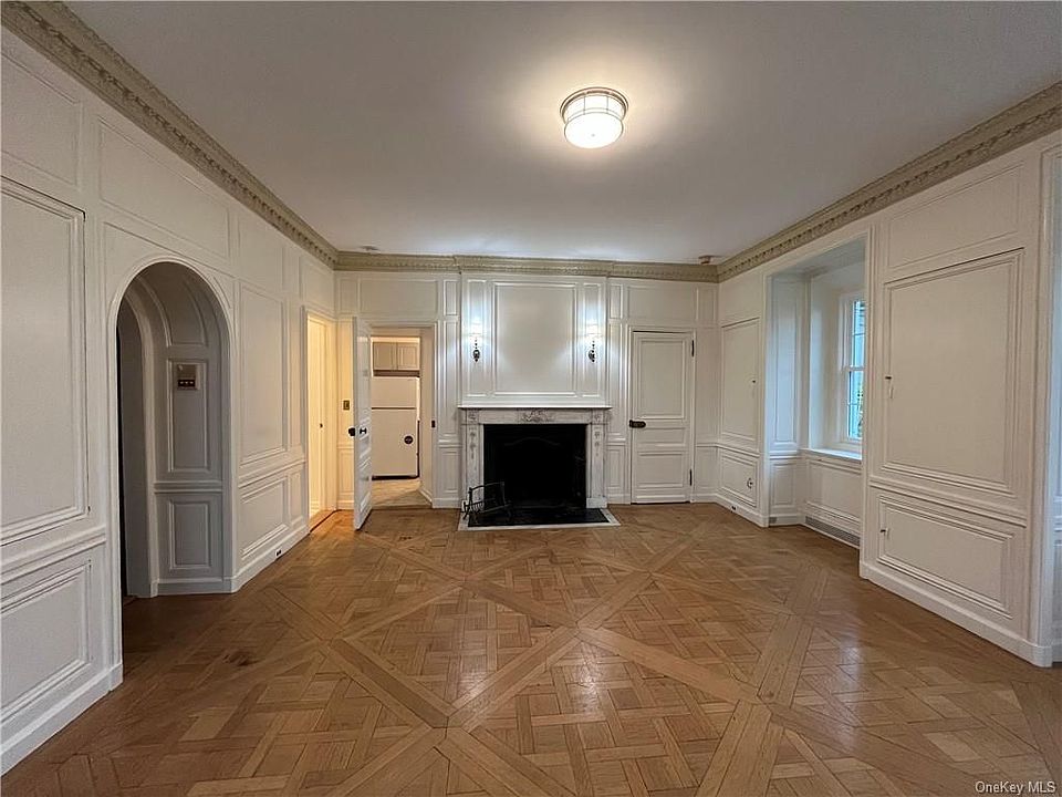 1st image of 135 Webber Ave APT 1
