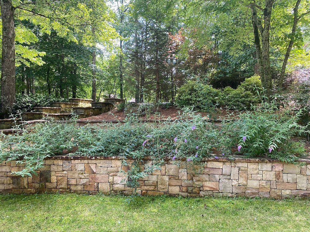 2435 Southers Cir - Property Image