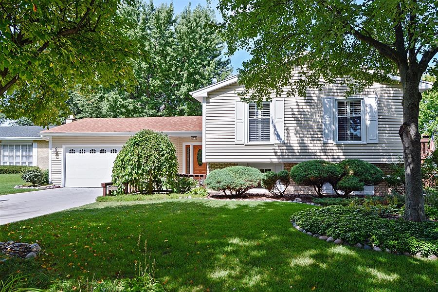 1st image of 2210 Kingston Dr