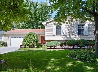 2210 Kingston Dr, Wheaton, IL