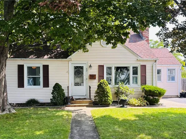 62 Stone Ave, Warwick, RI 02889