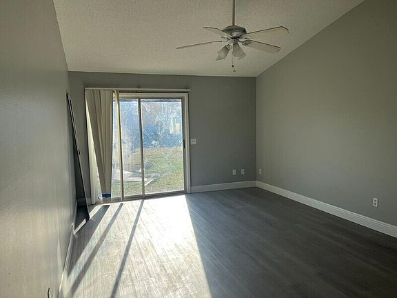 5th image of 36 Sandalwood Ct