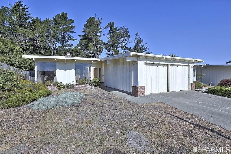 1st image of 2740 Crestmoor Dr