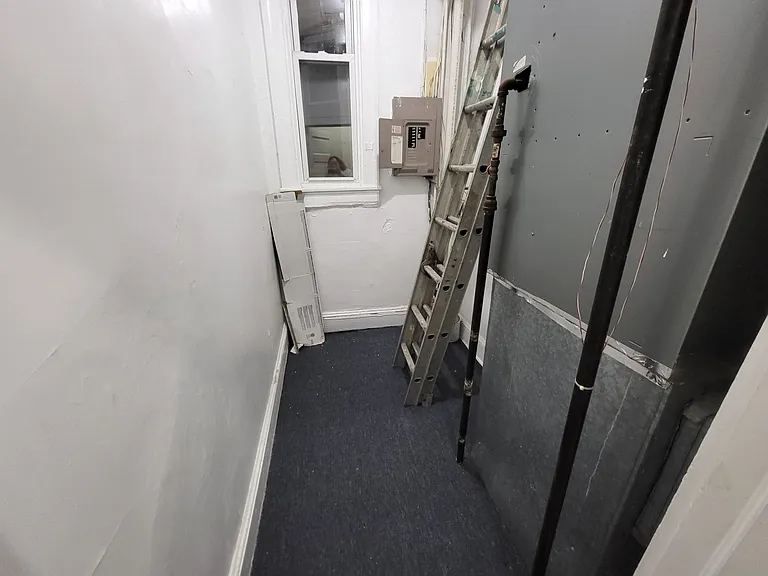 2102 N Charles St — Photo 10